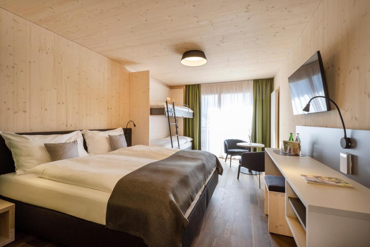 Jufa Hotel Савоньин Экстерьер фото
