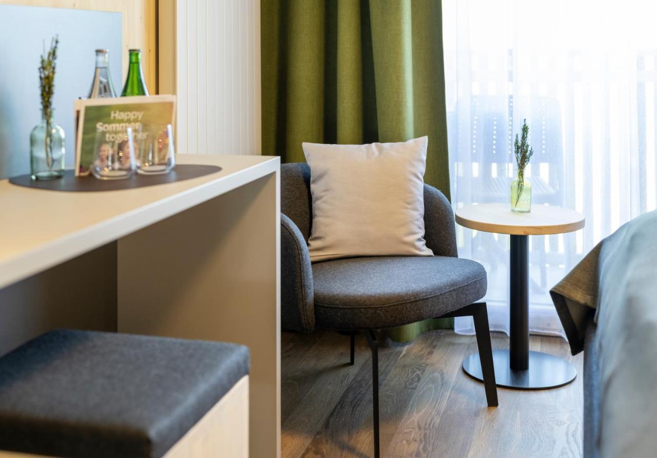 Jufa Hotel Савоньин Экстерьер фото
